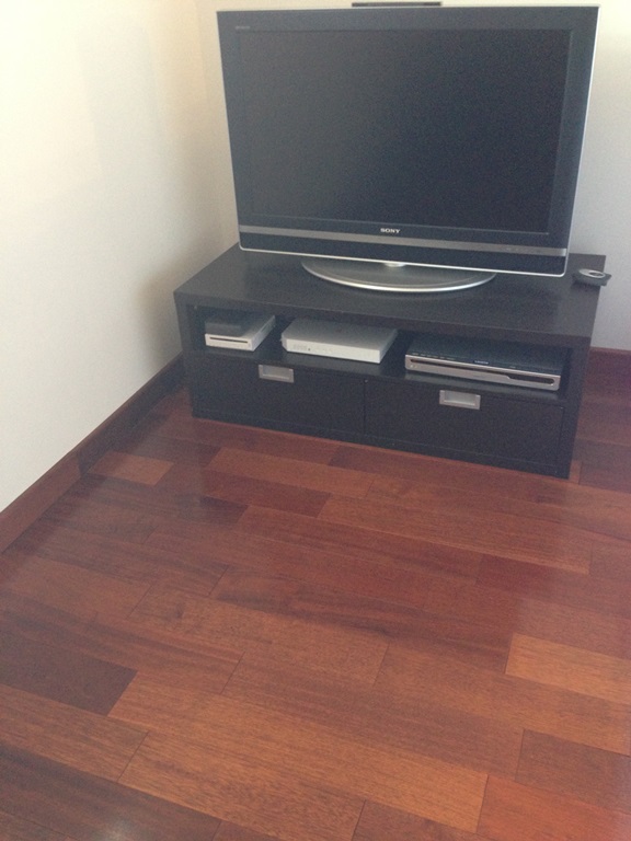 Vous recherchez un parquet chaleureux? Le choix du merbau est judicieux ! produit 100%BOIS  .Achat en Boutique 100%BOIS Mérignac près de Ste Hélène,à Bidart près d 'Irun, ou sur le site centpourcentboisshop.fr