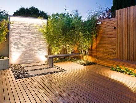 cadre enchanteur pour cette terrasse bois