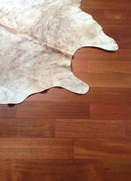 Est ce facile de poser du parquet Merbau huilé contrecollé ?  Achat en Boutique 100%BOIS Mérignac près de St Médard en jalles ou Bidart  près de Biarritz, et encore sur le site centpourcentboisshop.fr 